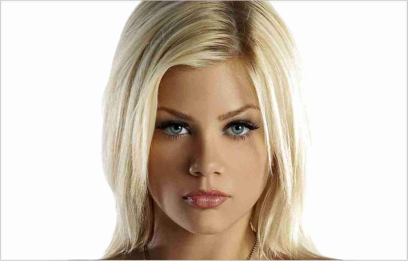 How old is riley steele