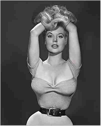 Betty Brosmer Height And Body Measurements - 2021